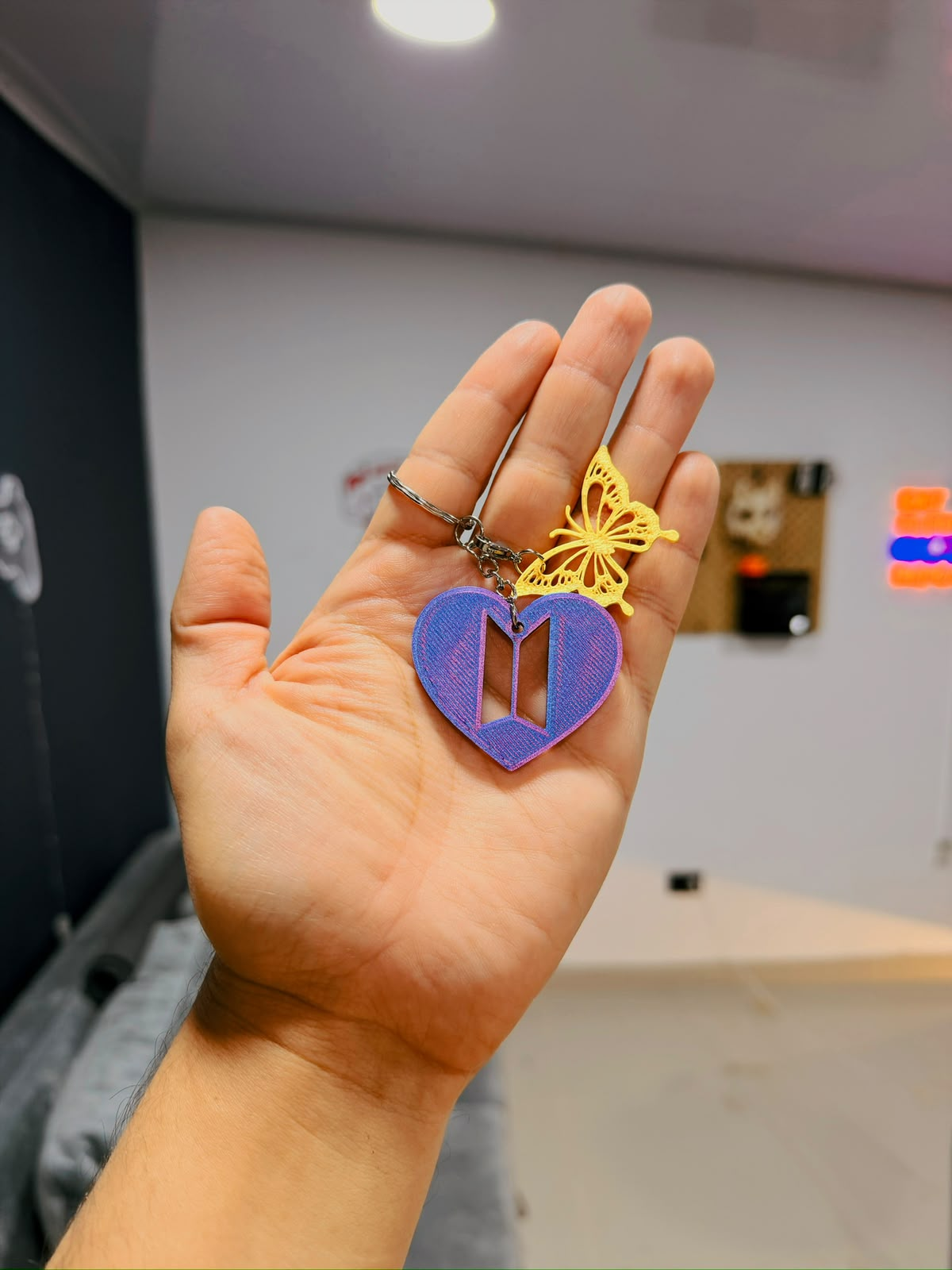 Corazón ARMY + Mariposa Amarilla
